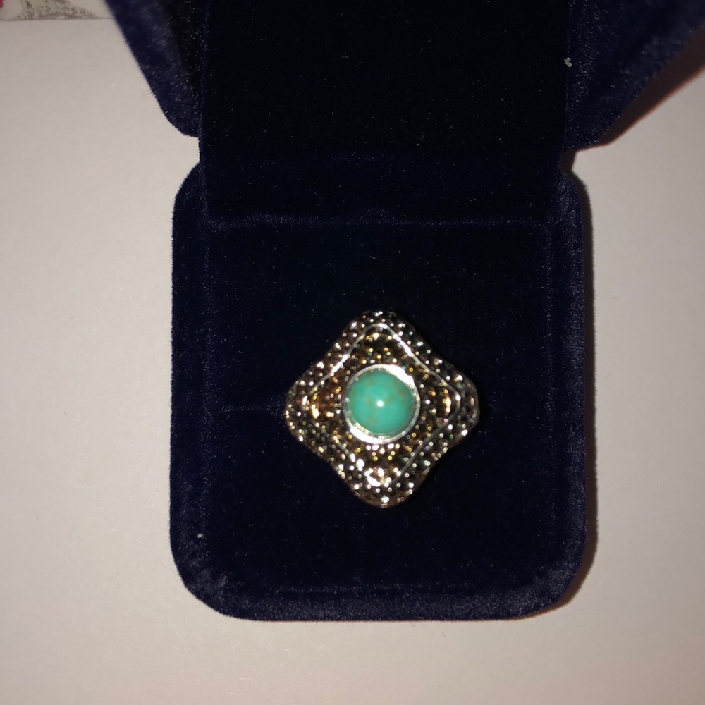 Woman’s ring size 7 - Picture 2 of 2